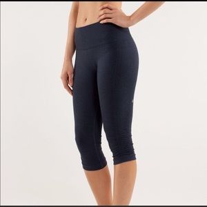 Lululemon in the flow crop